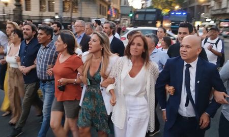 diputados de uxp y de la izquierda se retiraron del recinto por los incidentes afuera del congreso diputados de uxp y de la izquierda se retiraron del recinto por los incidentes afuera del congreso
