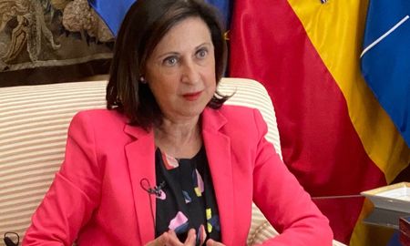 La ministra de Defensa de España dijo que con su país no se juega. La ministra de Defensa de España dijo que con su país no se juega.