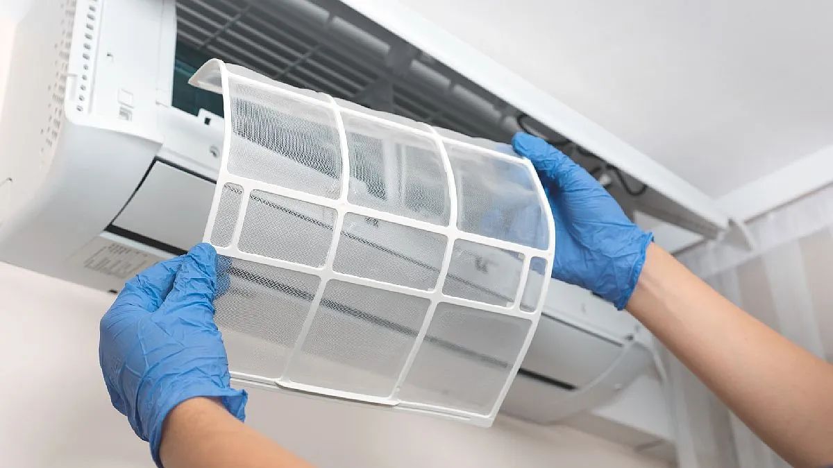 Los filtros del aire acondicionado se deben cambiar regularmente. Los filtros del aire acondicionado se deben cambiar regularmente.