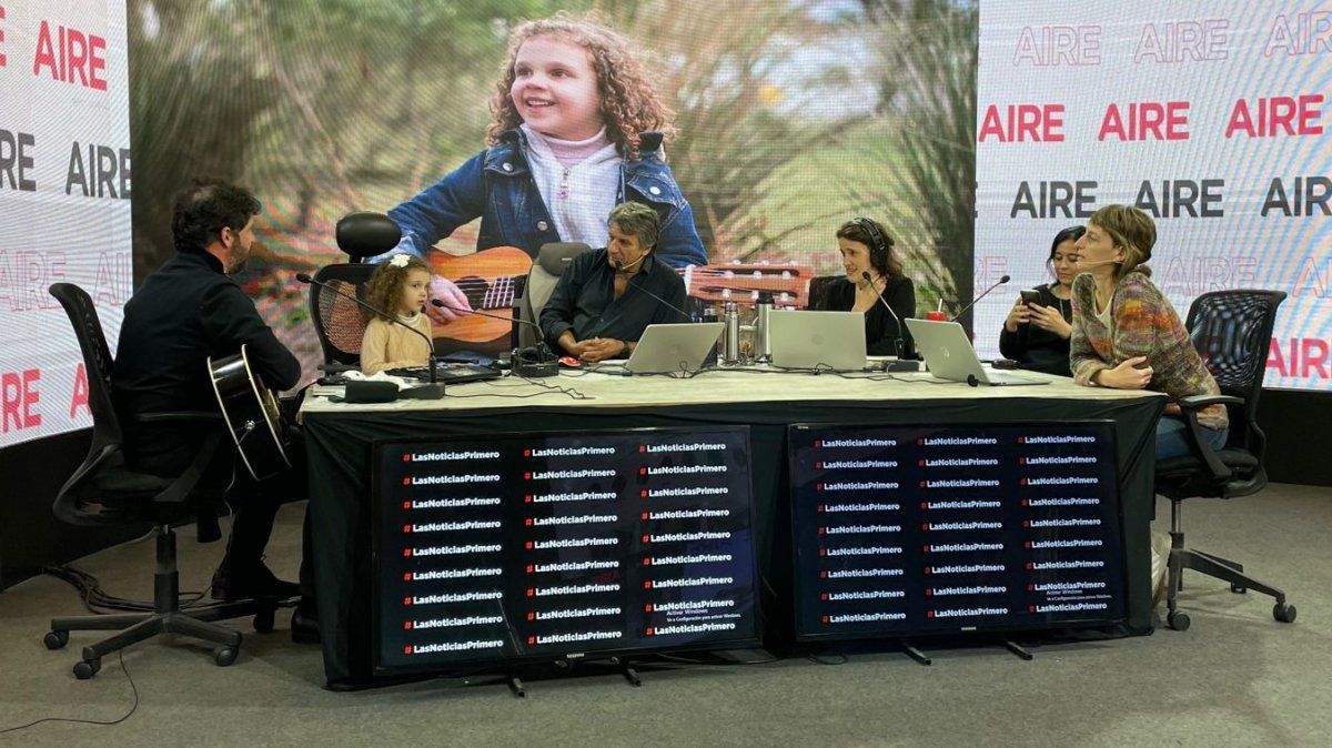 Lucía Ramseyer visitó los estudios de Ahora Vengo y compartió su música a través de Aire de Santa Fe.&nbsp;