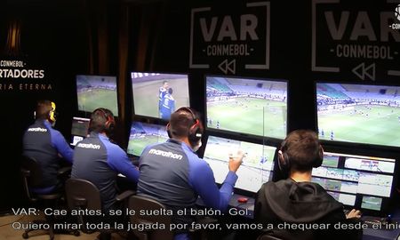 Boca quedó eliminado de la Copa Libertadores ante Atlético Mineiro, con una discutida actuación de los árbitros encargados del VAR. Boca quedó eliminado de la Copa Libertadores ante Atlético Mineiro, con una discutida actuación de los árbitros encargados del VAR.