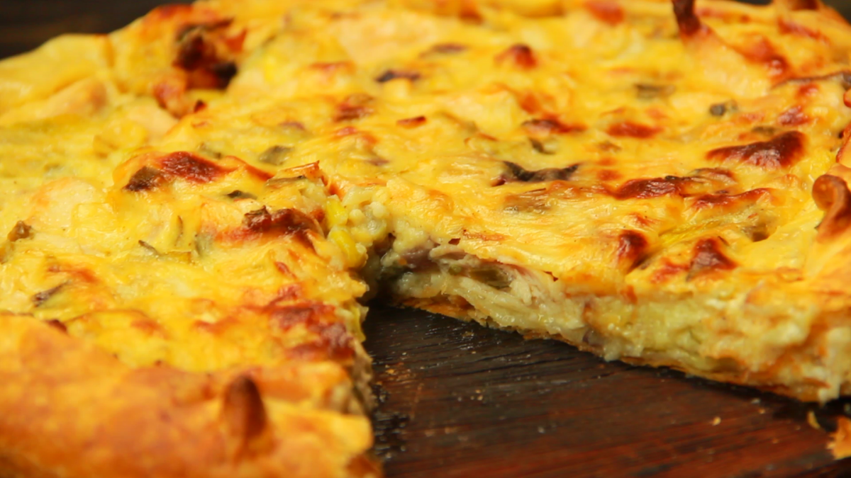 Tarta de pollo y salsa blanca: la receta fácil y deliciosa para sorprender a todos