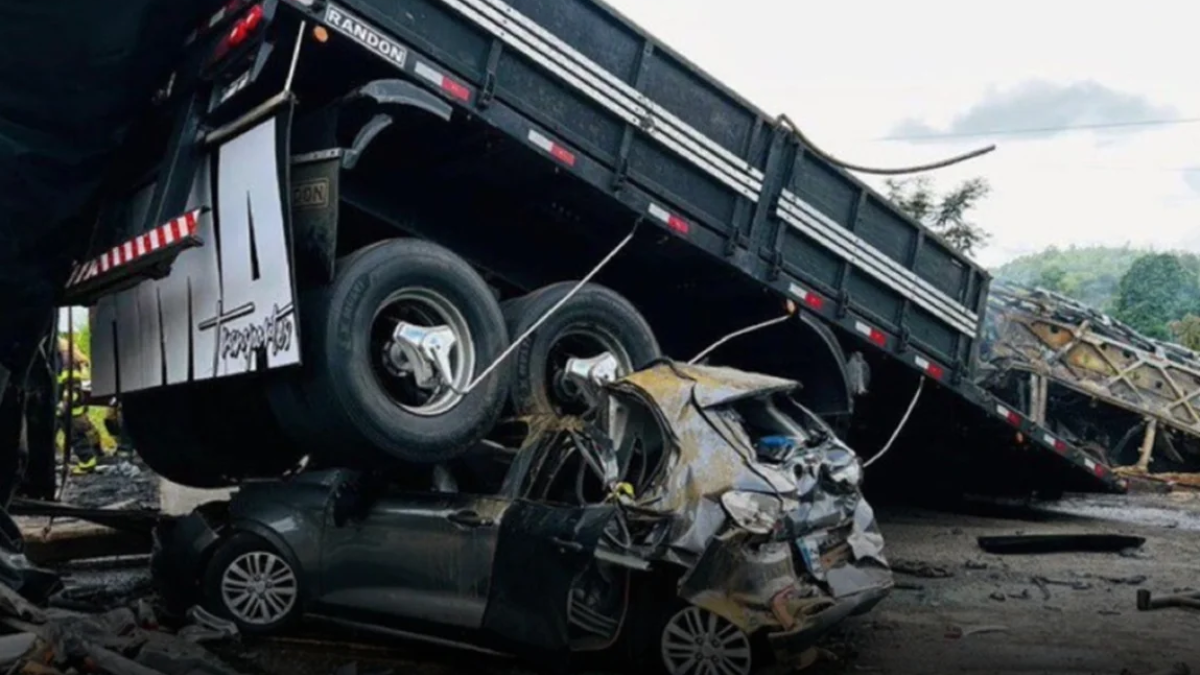 Brasil: al menos 32 muertos en un fatal accidente de tránsito Brasil: al menos 32 muertos en un fatal accidente de tránsito
