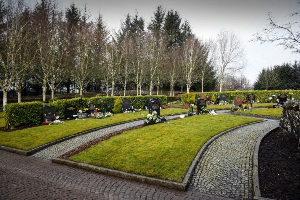 A 25 años del hecho, el recuerdo de las víctimas de la matanza se mantiene plenamente vigente. El antiguo gimnasio de la escuela fue demolido y, en su lugar, se erigió un memorial en honor de quienes perdieron la vida en el sangriento 13 de marzo de 1996, y donde descansan sus restos.