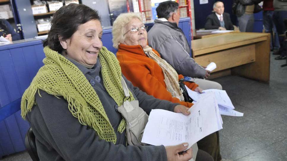 Un jubilado no puede cobrar menos de 70% de lo que ganaba trabajando