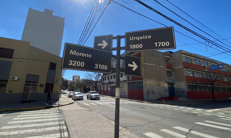 Vecinos del microcentro de la ciudad de Santa Fe reclaman por la falta de iluminación en las calles. Vecinos del microcentro de la ciudad de Santa Fe reclaman por la falta de iluminación en las calles.