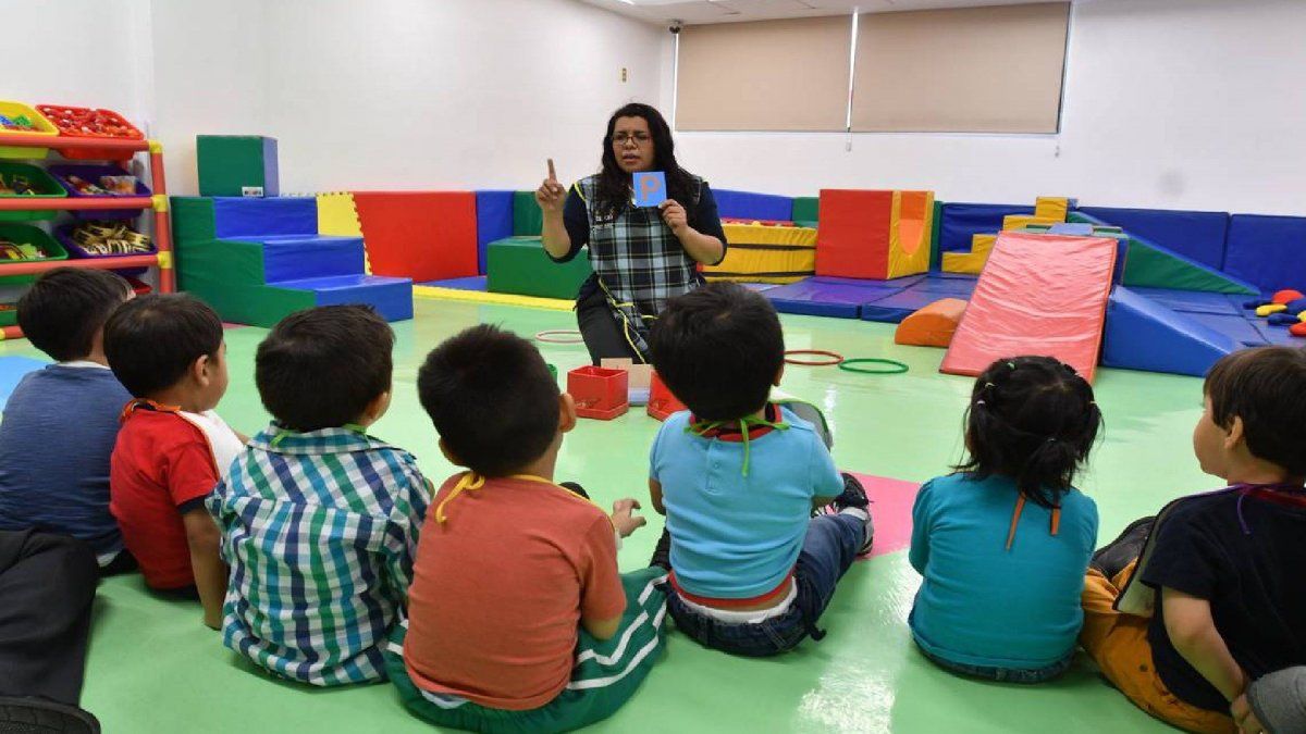 Empresas de 100 o más trabajadores tendrán que ofrecer espacios de cuidado para niñas y niños.