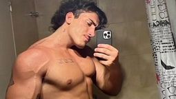 Holder se mostró furioso, aseguró que irá a la Justicia y disparó contra su pareja del video: No seas hipócrita si no buscás fama