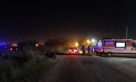 El accidente fue a metros de el cruce de las calles Brasil y España, barrio Cruz Roja de Recreo Foto Gentileza FM Power Max El accidente fue a metros de el cruce de las calles Brasil y España, barrio Cruz Roja de Recreo Foto Gentileza FM Power Max