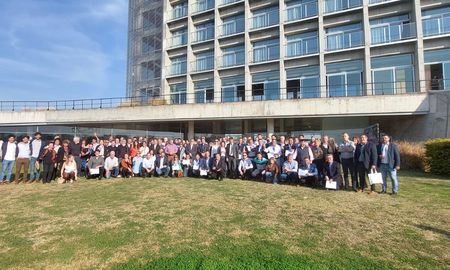 En la ciudad de Santa Fe se llevó a cabo un encuentro de intendentes y presidentes comunales del PJ de la Región Centro, del que participaron también funcionarios del gobierno nacional. En la ciudad de Santa Fe se llevó a cabo un encuentro de intendentes y presidentes comunales del PJ de la Región Centro, del que participaron también funcionarios del gobierno nacional.