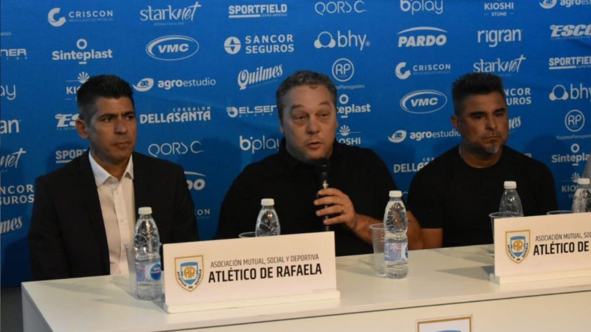 Federico Domínguez y Fabricio Sánchez Varela conformarán la Secretaría Técnica de Atlético de Rafaela. Federico Domínguez y Fabricio Sánchez Varela conformarán la Secretaría Técnica de Atlético de Rafaela.