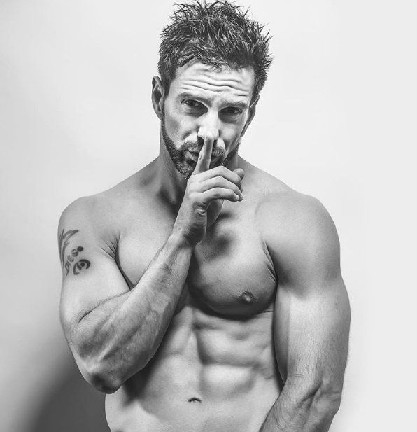 Quién es Santiago Caamaño, el hombre que enamoró a Nazarena Vélez