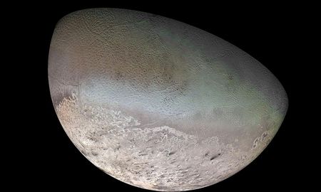 Tritón, la luna más grande de Plutón. Tritón, la luna más grande de Plutón.
