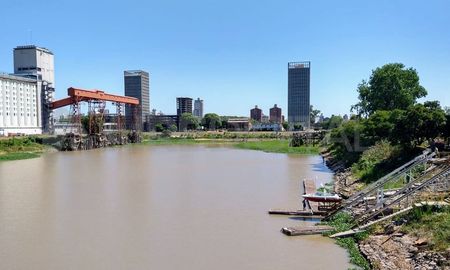 El cuerpo de Juan Carlos Dumas fue hallado este sábado por la tarde en la zona del Puerto de Santa Fe. El cuerpo de Juan Carlos Dumas fue hallado este sábado por la tarde en la zona del Puerto de Santa Fe.