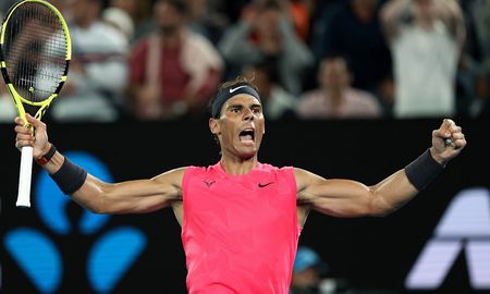 Rafael Nadal venció a Nick Kyrgios y pasó a los cuartos de final en Australia este lunes. Rafael Nadal venció a Nick Kyrgios y pasó a los cuartos de final en Australia este lunes.