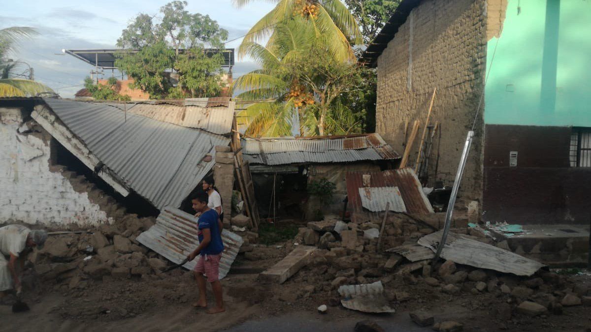 Un terremoto de 7.5 grados en la escala de Ritcher se produjo esta mañana en el departamento de Amazonas&nbsp;ocasionando grandes daños materiales.&nbsp;