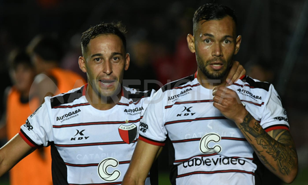 Sanguina marcó el primer gol con la camiseta de Colón en el triunfo 2 a 1 ante Nueva Chicago. Sanguina marcó el primer gol con la camiseta de Colón en el triunfo 2 a 1 ante Nueva Chicago.