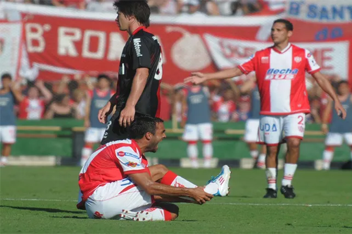 Marcelo Sarmiento sufrió una fractura de tibia y peroné en 2011, cuando jugaba en Unión. Marcelo Sarmiento sufrió una fractura de tibia y peroné en 2011, cuando jugaba en Unión.