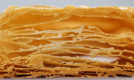 Descubrí cómo hacer masa de hojaldre casera: un trabajo que vale la pena por su delicioso sabor, ideal tanto para recetas dulces como saladas.