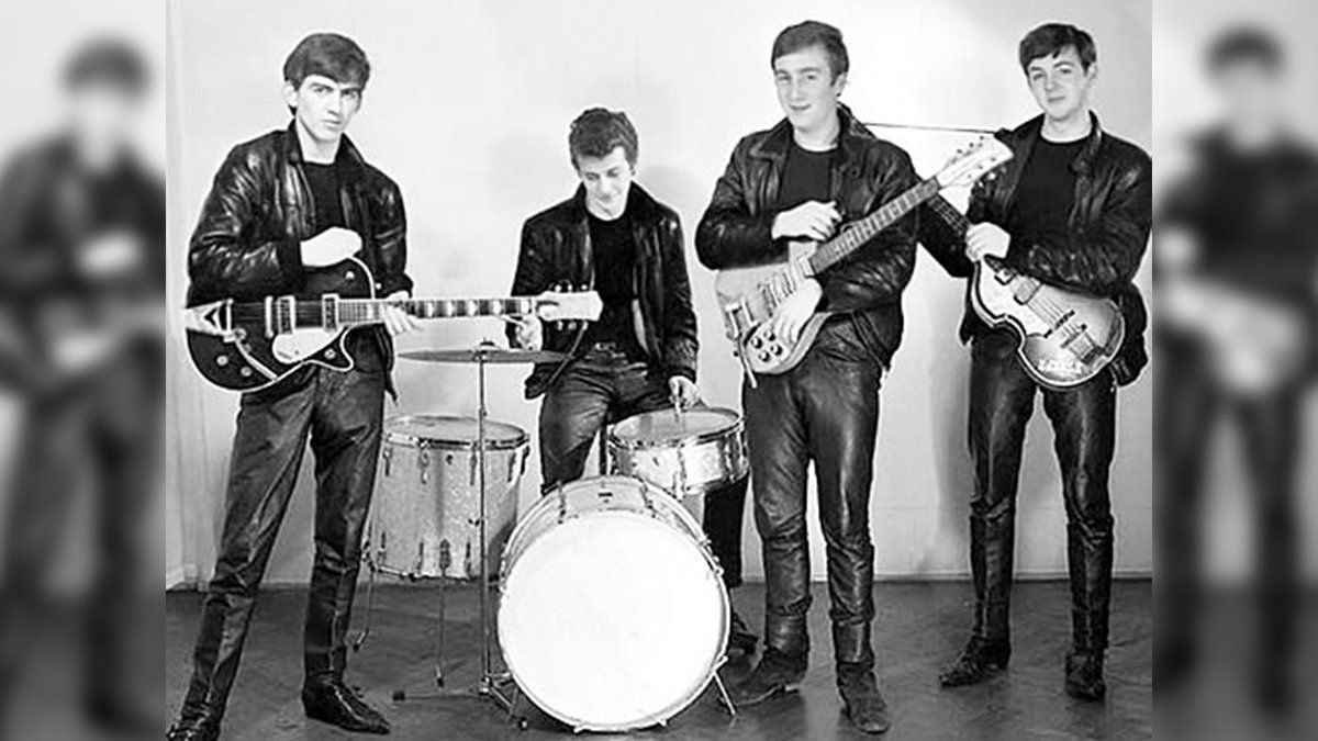 Cuando Los Beatles se probaron en EMI aún estaba Pete Best en la batería. No iba a ser por mucho tiempo más.
