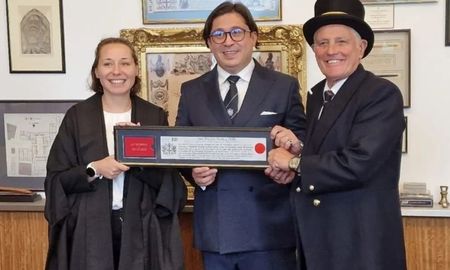 Juán Francisco Dávila y Verdin fue galardonado con las llaves de Londres. Juán Francisco Dávila y Verdin fue galardonado con las llaves de Londres.
