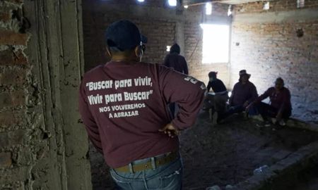 Ya se reconoció la identidad de 15 de las personas encontradas. Ya se reconoció la identidad de 15 de las personas encontradas.