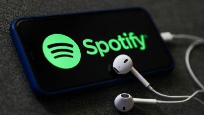 La plataforma de música canceló sus suscripciones premium en Rusia.