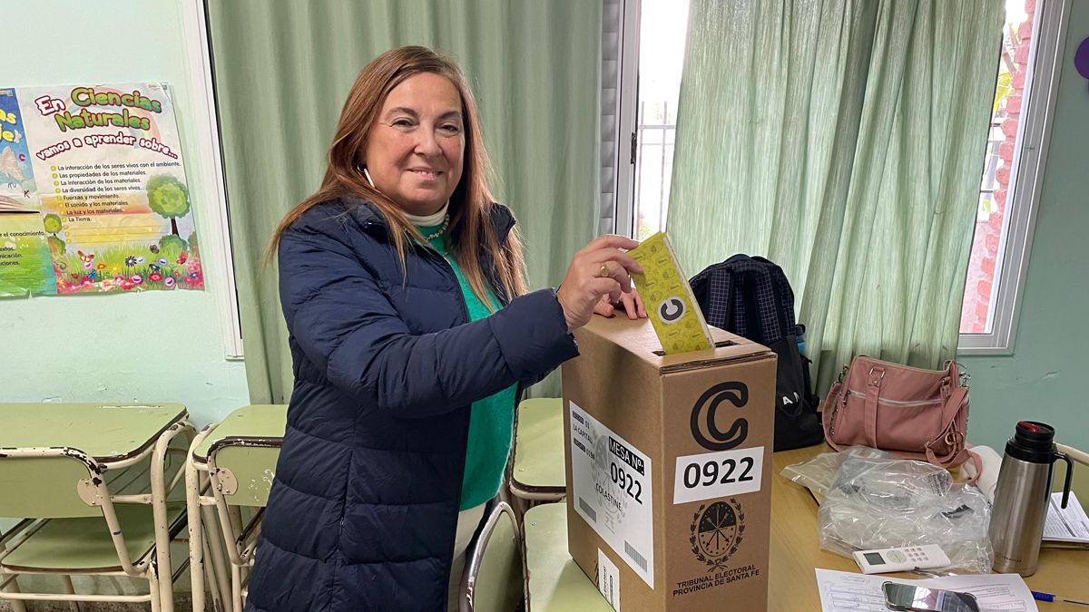 Celia Arena votó en Colastiné: Hoy venir a votar es un gesto de valentía