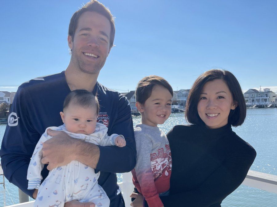 Pudo dar a luz a su beba abordo de un auto Tesla gracias al piloto automático