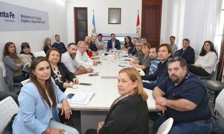 Los gremios de la Salud y el Gobierno de Santa Fe se reunieron este viernes. Los gremios de la Salud y el Gobierno de Santa Fe se reunieron este viernes.
