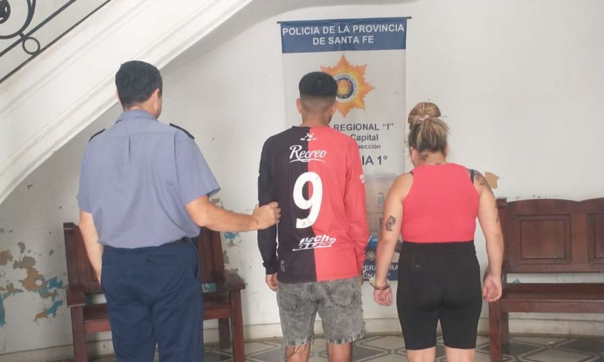 El primer sospechoso fue detenido tras protagonizar una pelea en la peatonal con allegados a la víctima fatal El primer sospechoso fue detenido tras protagonizar una pelea en la peatonal con allegados a la víctima fatal