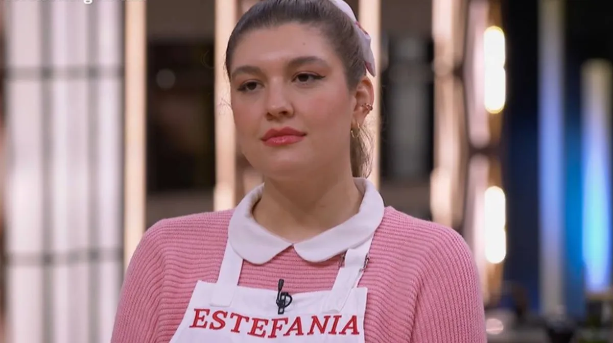 Estefanía Herlein es una de las cuatro finalistas de MasterChef. Estefanía Herlein es una de las cuatro finalistas de MasterChef.