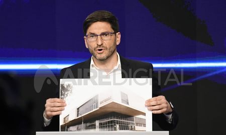 Maximiliano Pullaro habló de sus propuestas en los diferentes ejes temáticos del debate. Maximiliano Pullaro habló de sus propuestas en los diferentes ejes temáticos del debate.