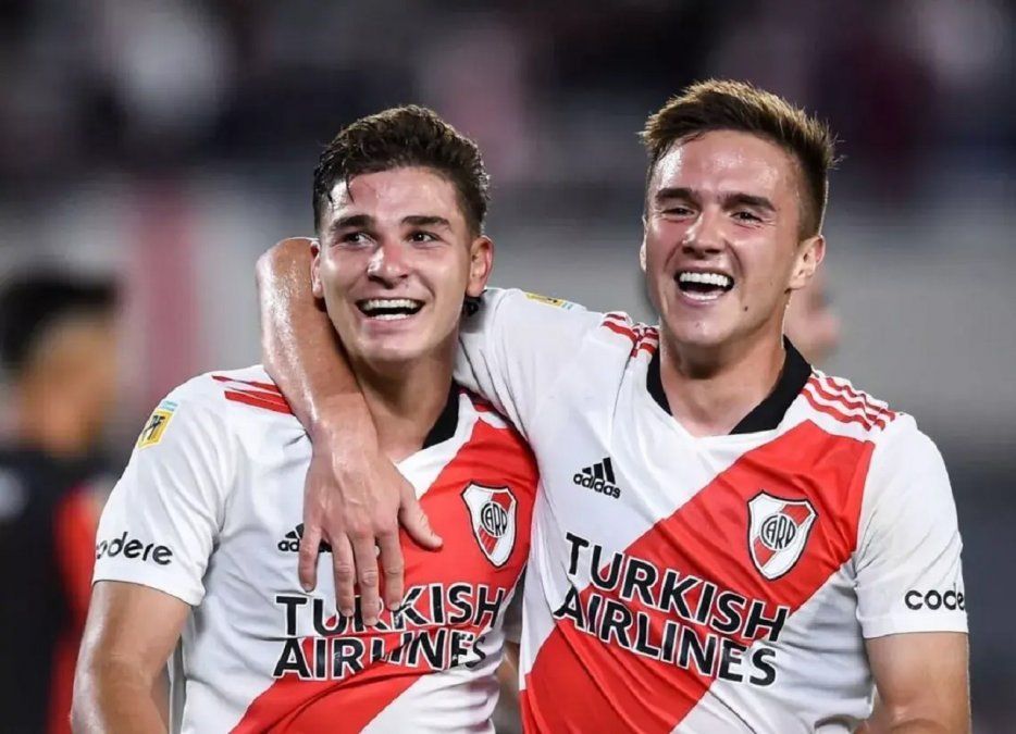 Julián Álvarez y Agustín Palavecino participaron del 58% de los goles de River