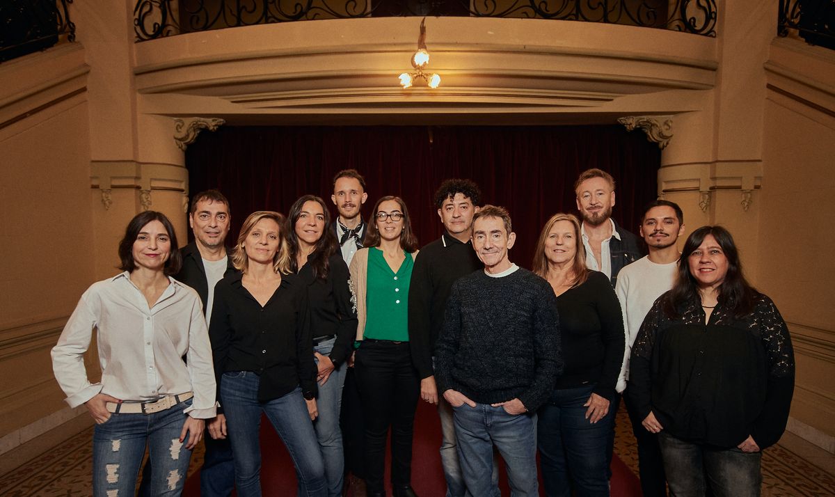 La versión libre de la obra de Henrik Ibsen (Skien, Noruega, 1828 - Cristianía, 1906) es el nuevo proyecto del equipo de “El jardín de los cerezos”, “(esto no es) Calígula” y la más reciente, “Bodas de Sangre”. La versión libre de la obra de Henrik Ibsen (Skien, Noruega, 1828 - Cristianía, 1906) es el nuevo proyecto del equipo de “El jardín de los cerezos”, “(esto no es) Calígula” y la más reciente, “Bodas de Sangre”.