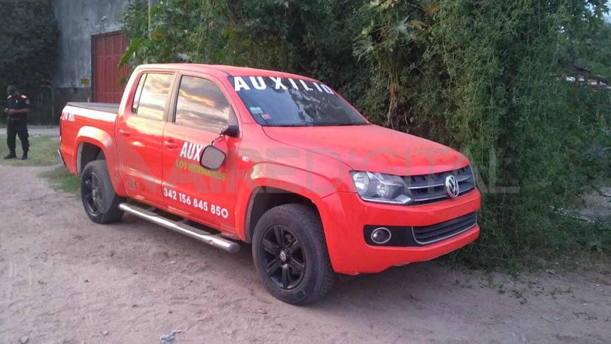 En este estado estaba el vehículo cuando fue encontrado este jueves por la tarde. El dominio coincidía con el chasis y el grabado de los cristales.