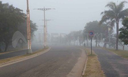 La Costanera Este de Santa Fe con niebla este martes 22 de junio.