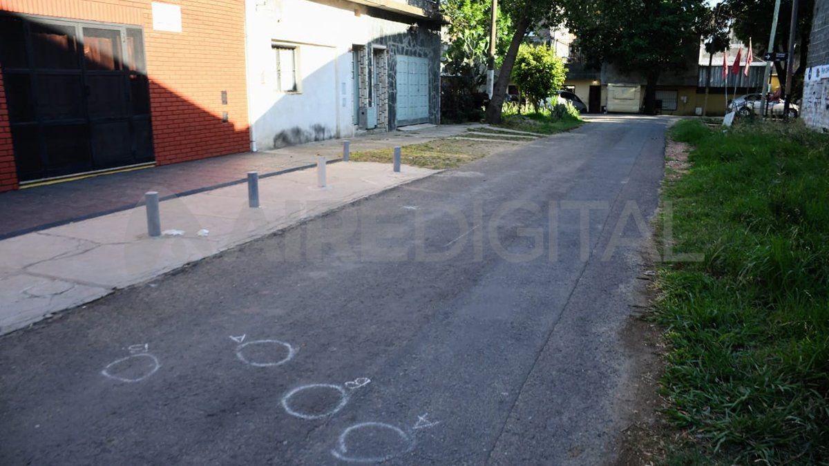 El pasado jueves en pasaje Del Campo y Olegario Víctor Andrade, zona sur de Rosario, un joven murió de al menos diez heridas de bala, principalmente en la cabeza.