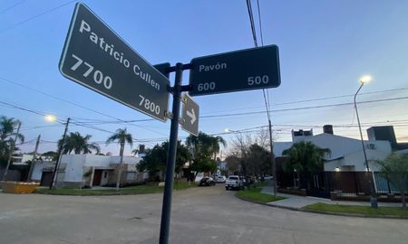 La vivienda incendiada se encuentra ubicada en inmediaciones de las calles Patricio Cullen y Pavón. La vivienda incendiada se encuentra ubicada en inmediaciones de las calles Patricio Cullen y Pavón.