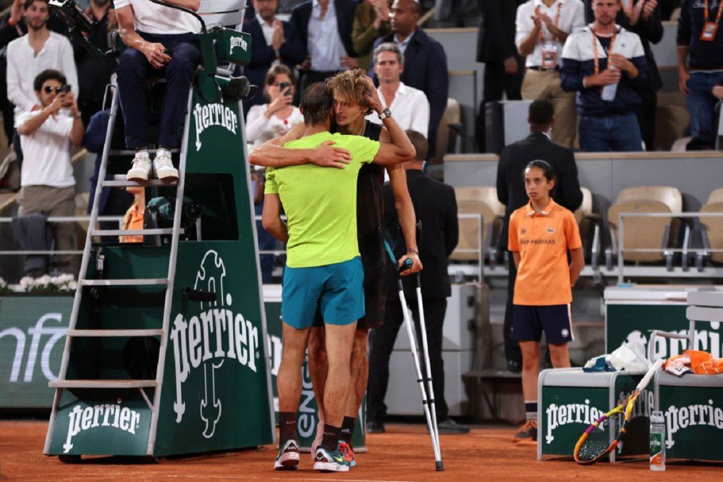 Rafael Nadal pasó a la final de Roland Garros debido al retiro por lesión de Zverev
