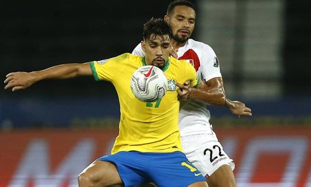 Brasil recibe a Perú por la décima fecha de las Eliminatorias Sudamericanas. Brasil recibe a Perú por la décima fecha de las Eliminatorias Sudamericanas.