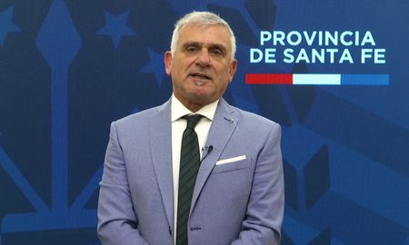 El secretario de Jsuticia, Gabriel Somaglia, explicó los ejes centrales del acta acuerdo que firmarán hoy los tres poderes del Estado. El secretario de Jsuticia, Gabriel Somaglia, explicó los ejes centrales del acta acuerdo que firmarán hoy los tres poderes del Estado.