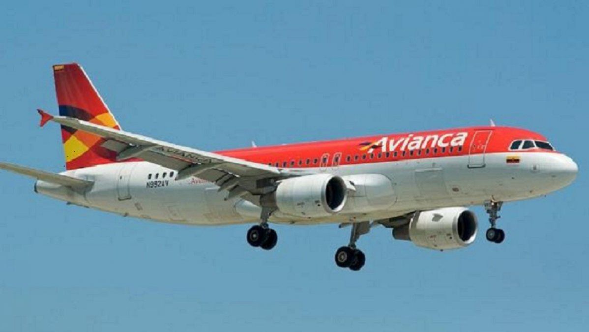 Un avi&oacute;n de la aerol&iacute;nea colombiana Avianca