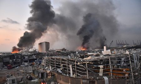 Al menos 20 personas murieron y siete resultaron heridas tras una explosión de un camión cisterna que transportaba combustible en el distrito de Accar, en el norte de Líbano. Al menos 20 personas murieron y siete resultaron heridas tras una explosión de un camión cisterna que transportaba combustible en el distrito de Accar, en el norte de Líbano.