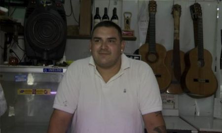 Un carnicero solidario: regalará 80 bolsones de mercadería a los más necesitados Un carnicero solidario: regalará 80 bolsones de mercadería a los más necesitados