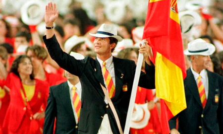Aquí te presentamos 8 miembros de la realeza que han participado en las justas deportivas más importantes del mundo. Aquí te presentamos 8 miembros de la realeza que han participado en las justas deportivas más importantes del mundo.