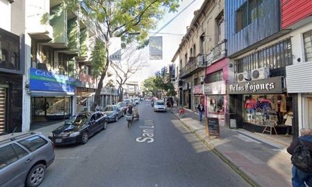 asalto en rosario: le dijeron que tenia caca de paloma en la cabeza y le robaron el celular asalto en rosario: le dijeron que tenia caca de paloma en la cabeza y le robaron el celular