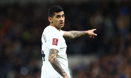 Cuti Romero definirá su futuro profesional en el mercado europeo tras completar su etapa en Tottenham. Cuti Romero definirá su futuro profesional en el mercado europeo tras completar su etapa en Tottenham.
