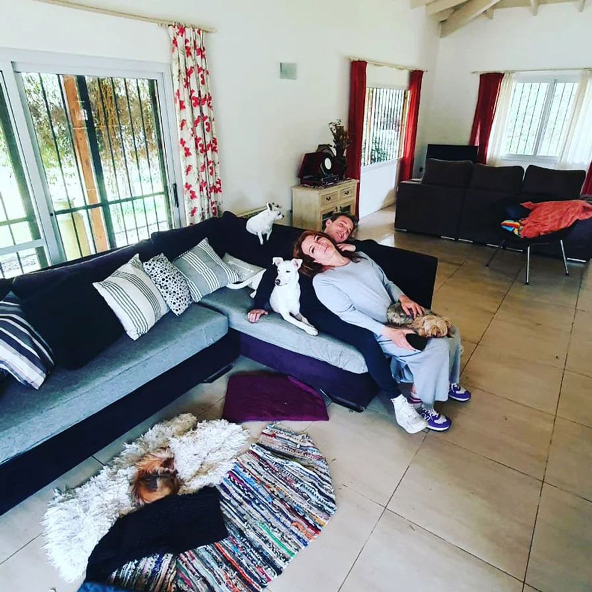 Así es la casa de Lizy Tagliani y su esposo, Sebastián Nebot.