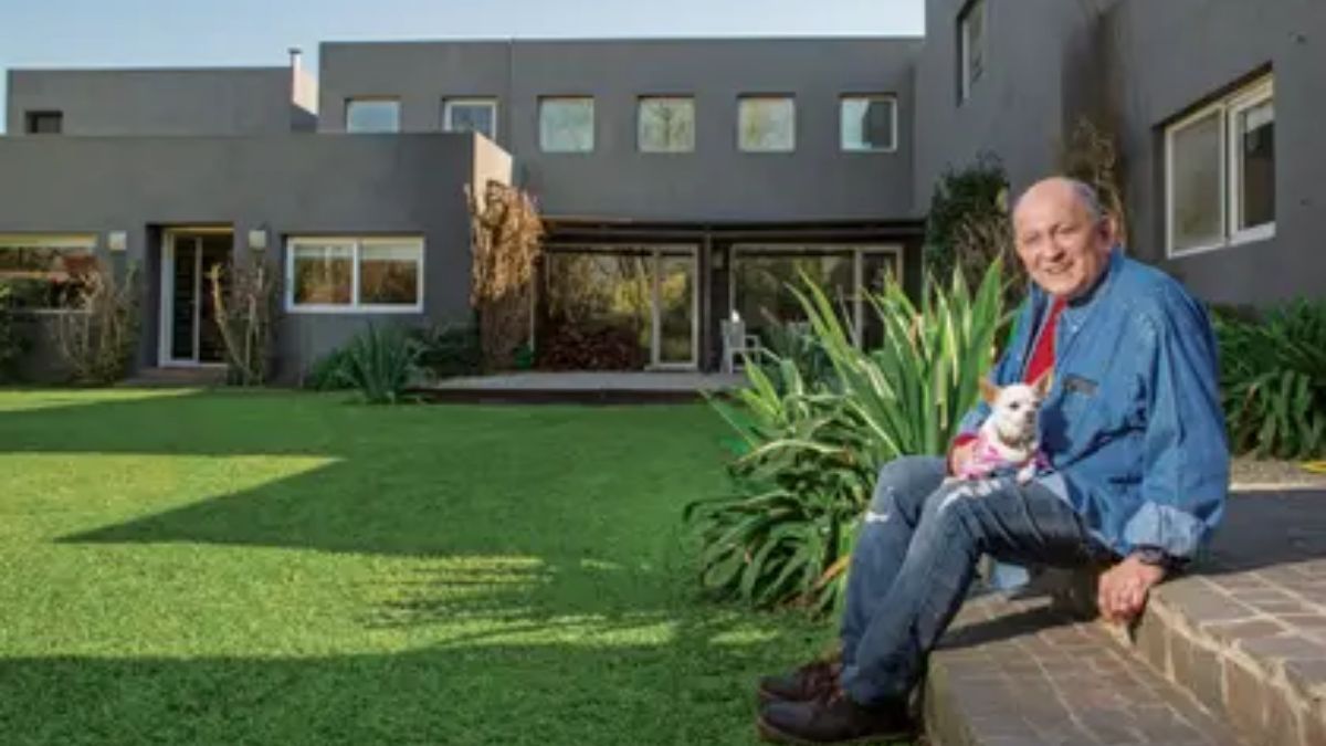 La casona del periodista se ubica lejos de la ciudad de Buenos Aires